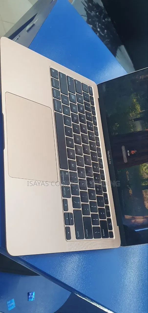 New Laptop Apple MacBook Air 2020 M1 8GB Apple M1 SSD 256GB