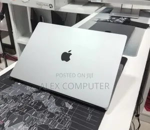 New Laptop Apple MacBook Pro 2024 M4 16GB Apple M4 SSD 512GB