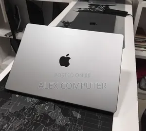 New Laptop Apple MacBook Pro 2024 M4 16GB Apple M4 SSD 512GB