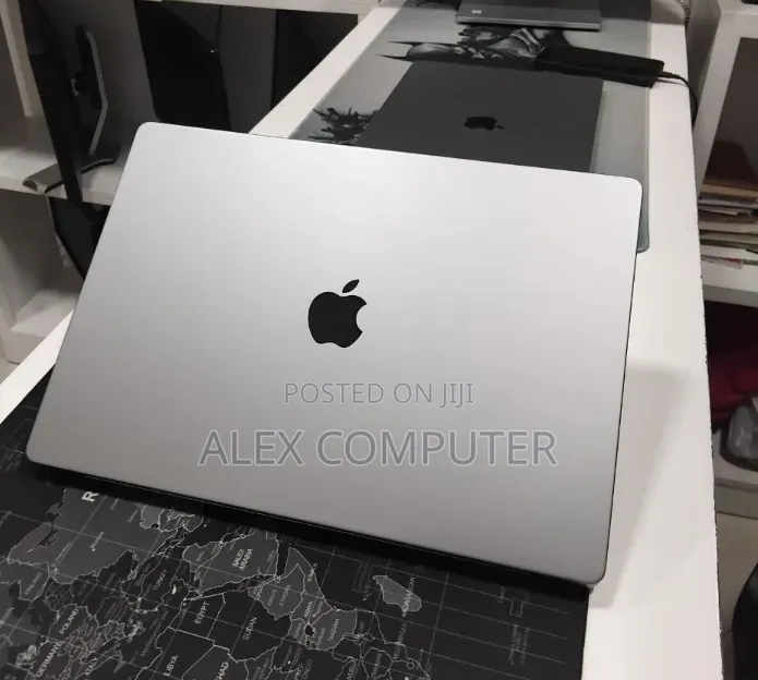 New Laptop Apple MacBook Pro 2024 M4 16GB Apple M4 SSD 512GB