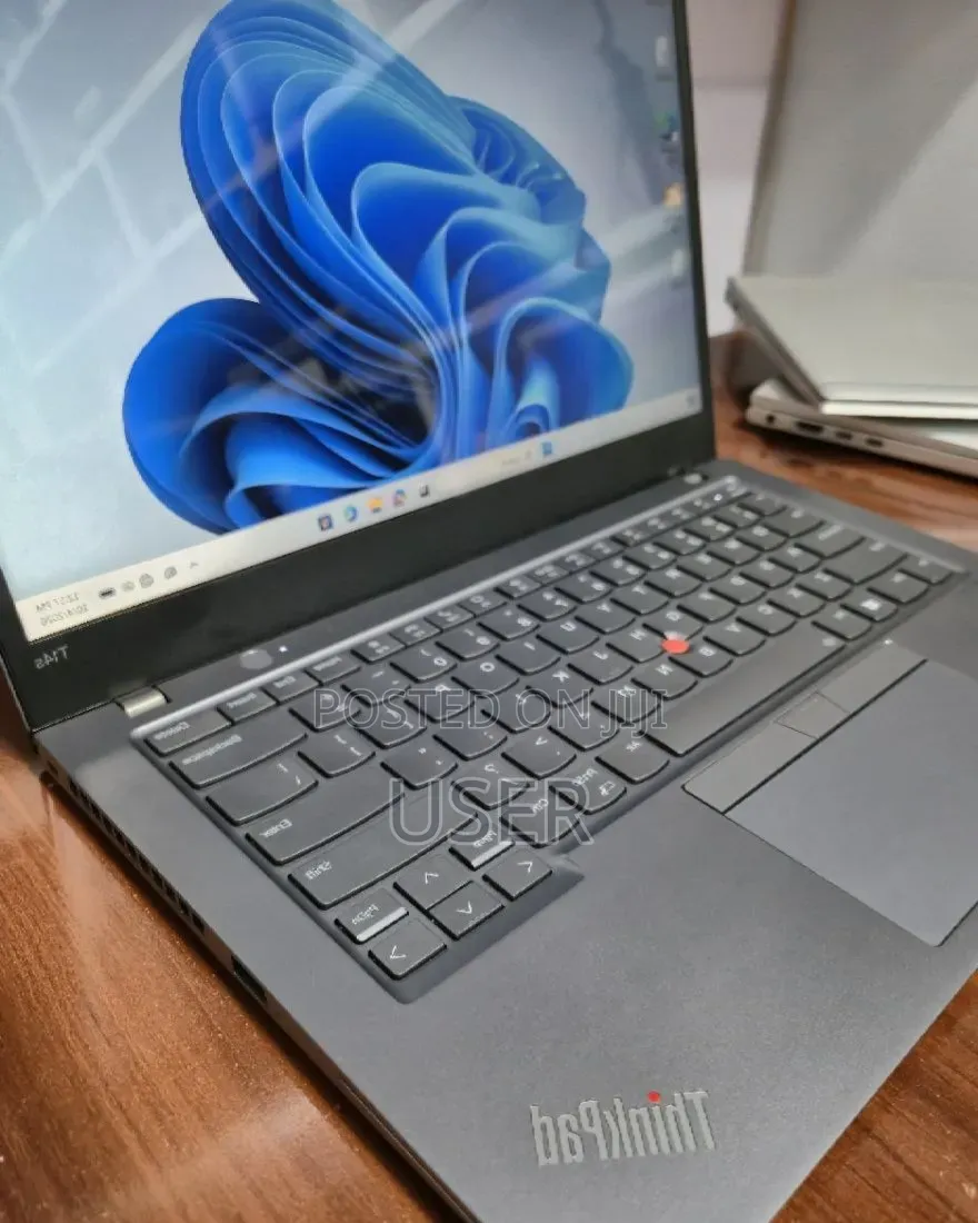 New Laptop Lenovo ThinkPad T14s Gen 2 16GB Intel Core i7 SSD 512GB