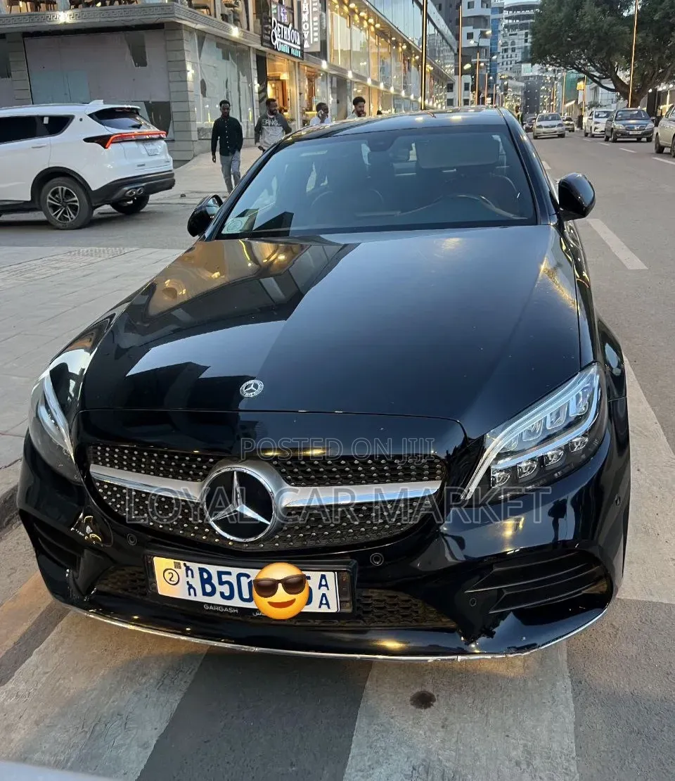 Mercedes-Benz C200 2019 Black