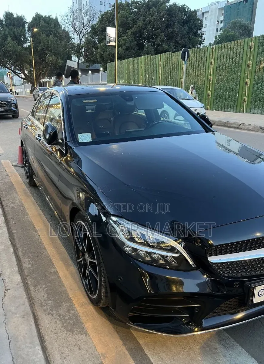 Mercedes-Benz C200 2019 Black
