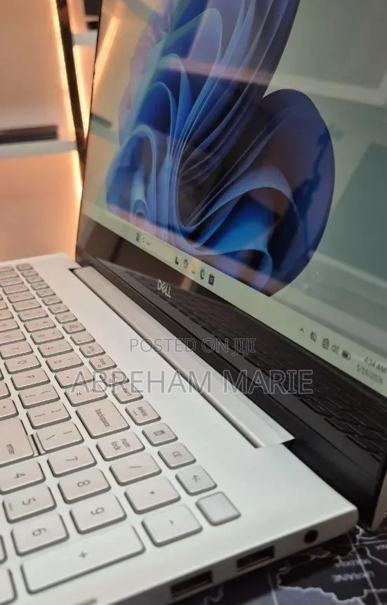New Laptop Dell Inspiron 15 16GB Intel Core i5 SSD 256GB