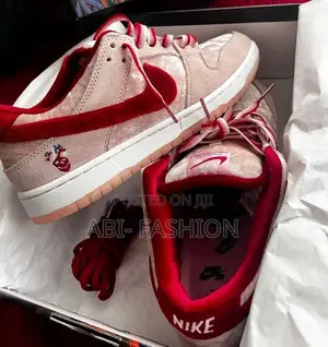 Nike Dunk SB X Strangelove “Hot Pink” — NEW ARRIVAL
