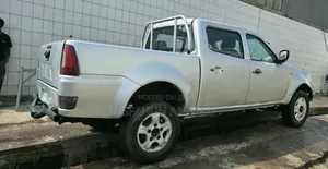 Tata Xenon 2012 Silver