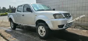 Tata Xenon 2012 Silver