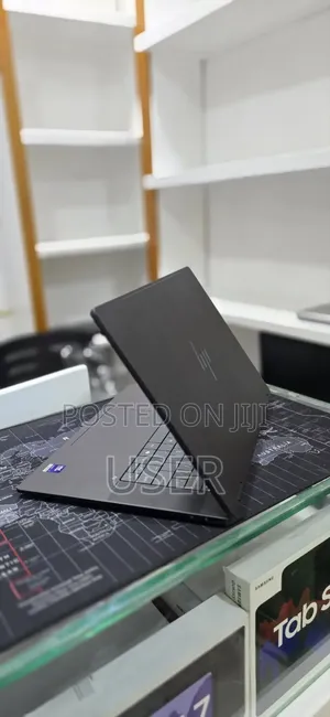 New Laptop HP OmniBook X Flip 16" 16GB Intel Core Ultra 7 SSD 1T