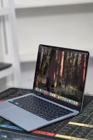 New Laptop Apple MacBook Air 2025 M4 16GB Apple M4 SSD 512GB