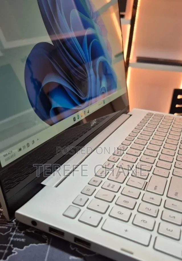 New Laptop Dell Inspiron 15 16GB Intel Core i5 SSD 256GB