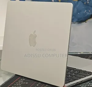 New Laptop Apple MacBook Air 2022 M2 8GB Apple M2 SSD 256GB