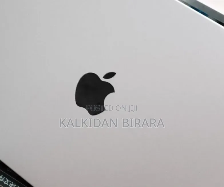 New Laptop Apple MacBook Pro 16GB Apple M5 SSD 512GB