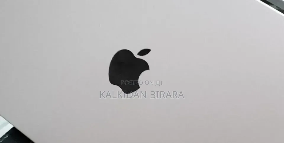 New Laptop Apple MacBook Pro 16GB Apple M5 SSD 512GB