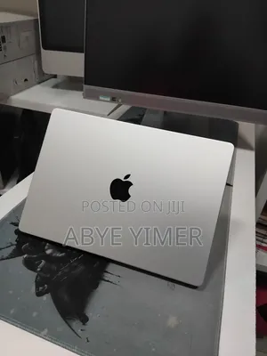 New Laptop Apple MacBook Pro 2024 M4 16GB Apple M4 SSD 512GB