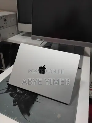 New Laptop Apple MacBook Pro 2024 M4 16GB Apple M4 SSD 512GB