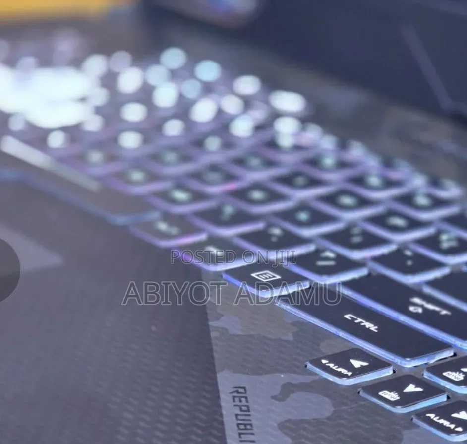 New Laptop Asus ROG Strix G17 16GB Intel Core i7 SSD 512GB