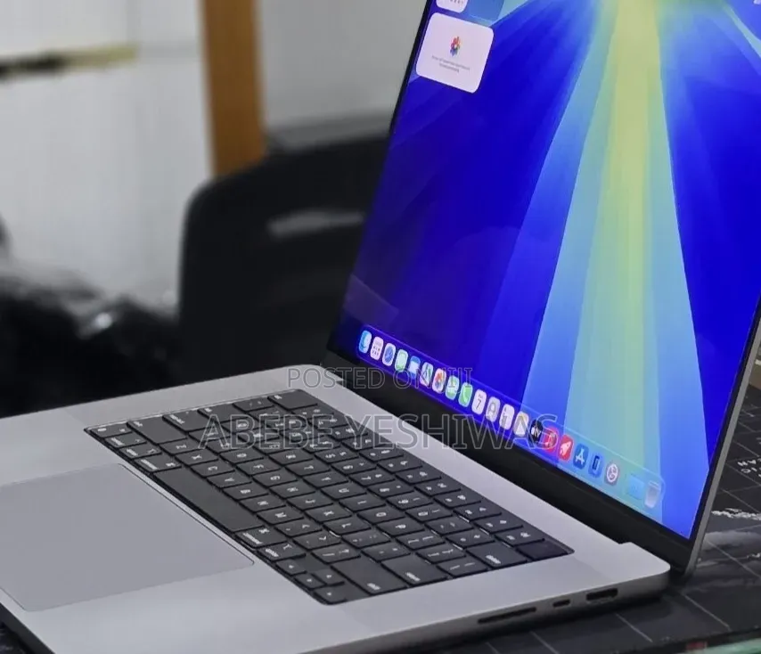 New Laptop Apple MacBook Pro 2021 M1 Max 64GB Apple M1 Max SSD 1T