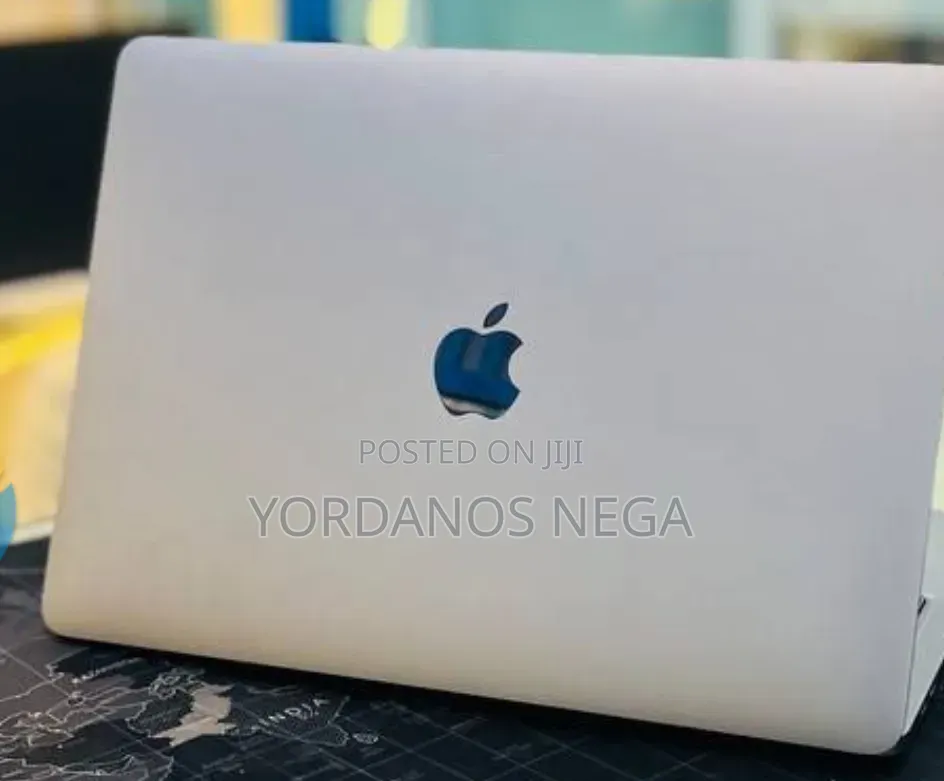 New Laptop Apple MacBook Pro 2022 M2 8GB Apple M2 SSD 512GB