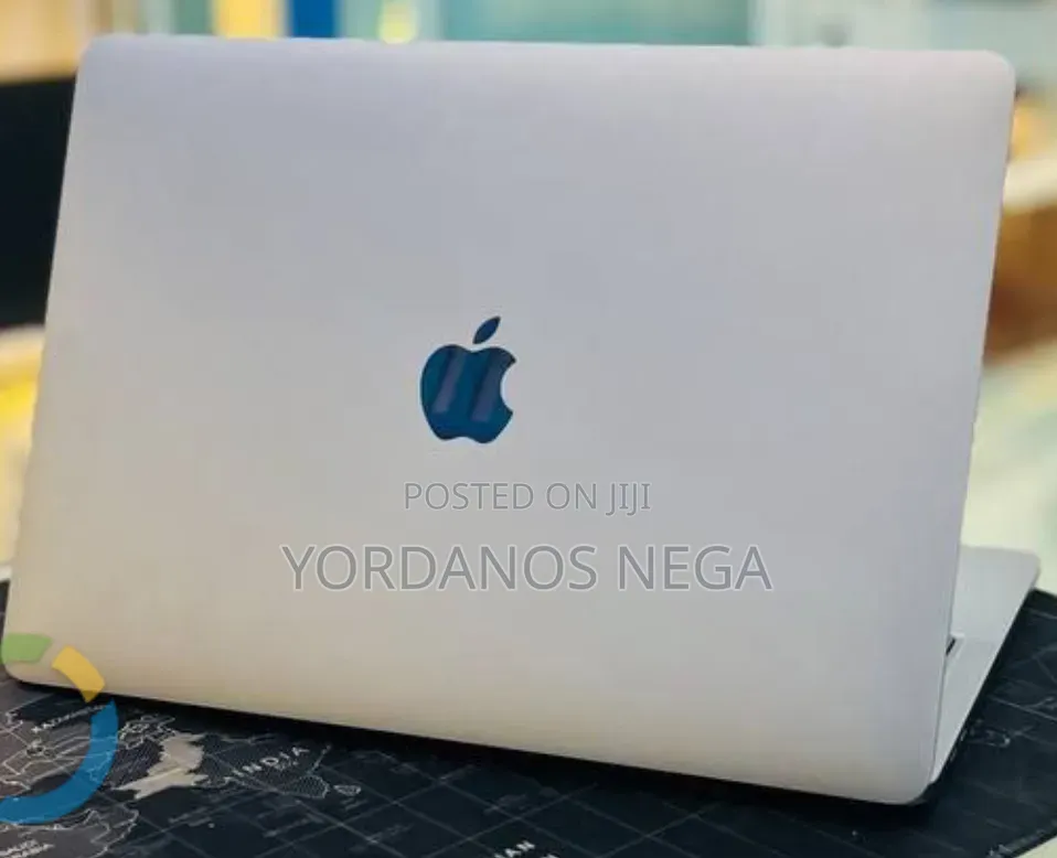 New Laptop Apple MacBook Pro 2022 M2 8GB Apple M2 SSD 512GB