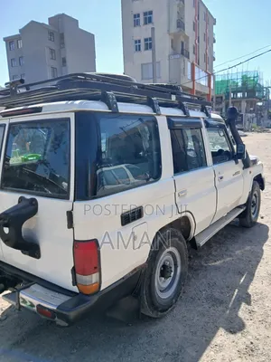 Toyota Land Cruiser 2016 White