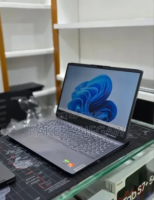 New Laptop Lenovo LOQ 15AHP10 16GB AMD Ryzen 7 SSD 512GB