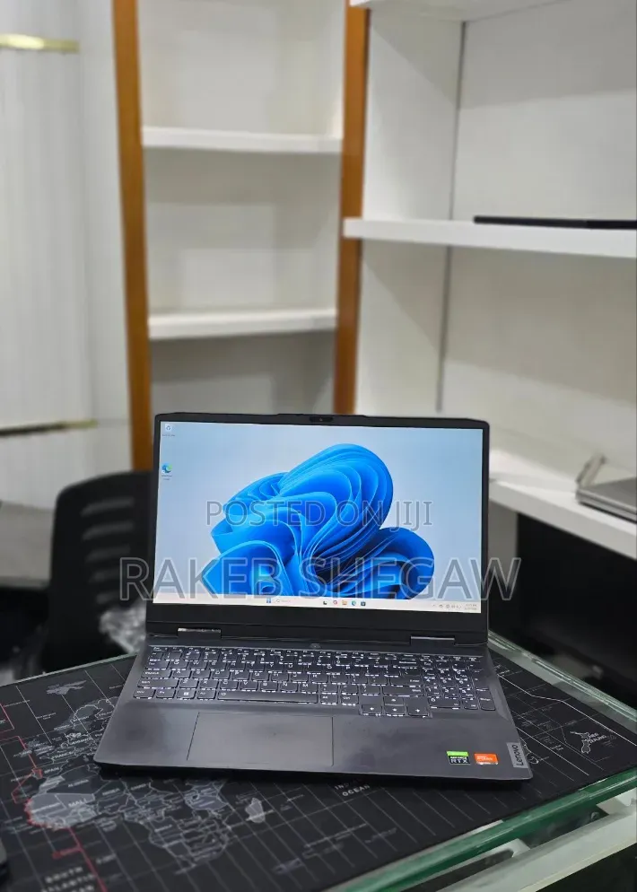 New Laptop Lenovo LOQ 15AHP10 16GB AMD Ryzen 7 SSD 512GB