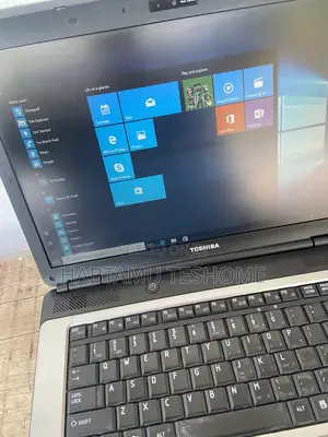 Laptop Toshiba 6GB Intel Core i3 HDD+SSD 140GB