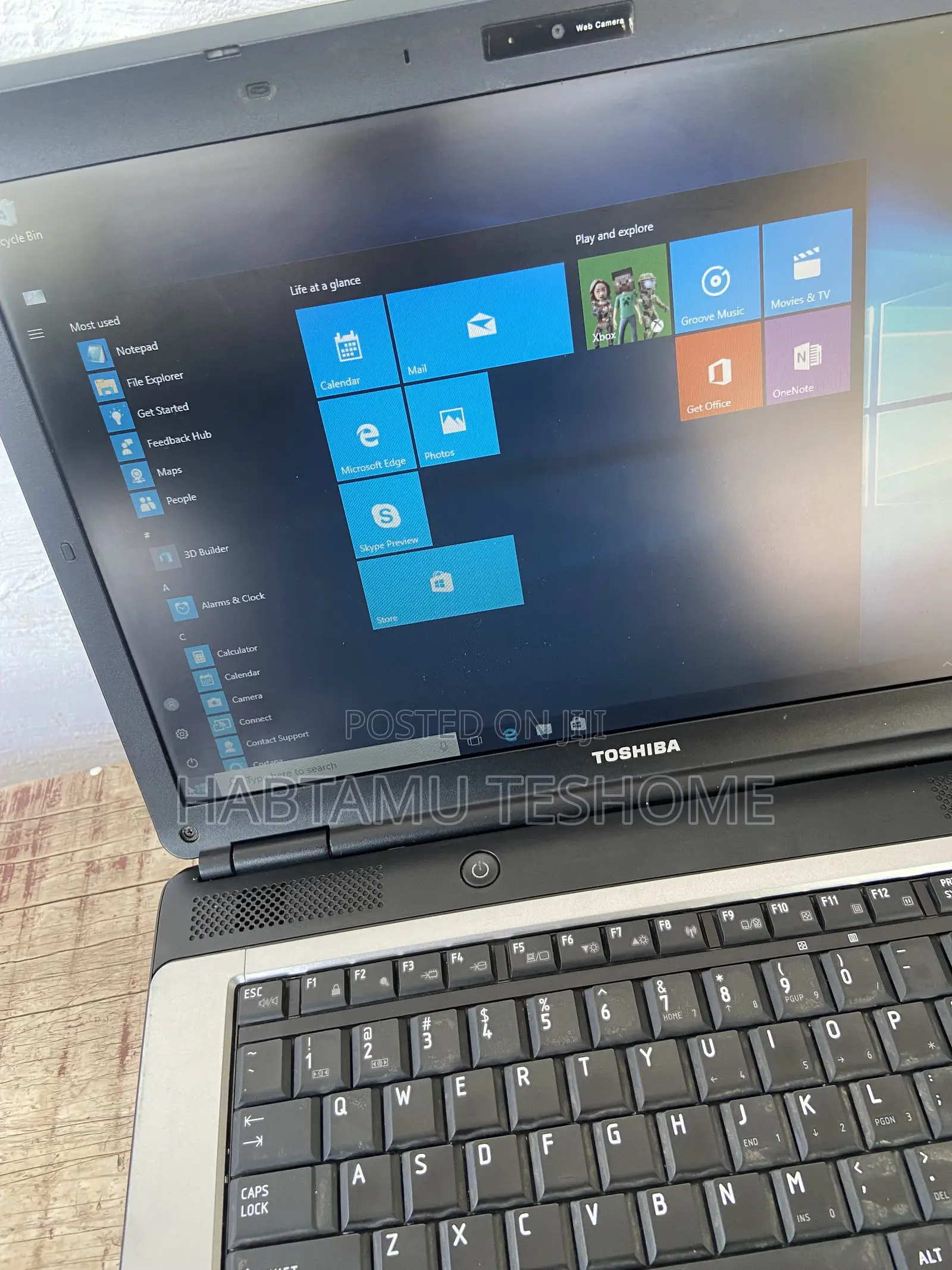 Laptop Toshiba 6GB Intel Core i3 HDD+SSD 140GB