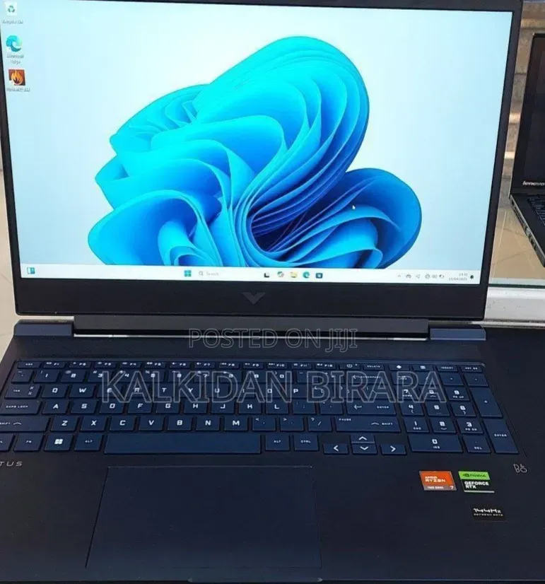 New Laptop HP Victus 16 8GB AMD Ryzen 7 SSD 1T