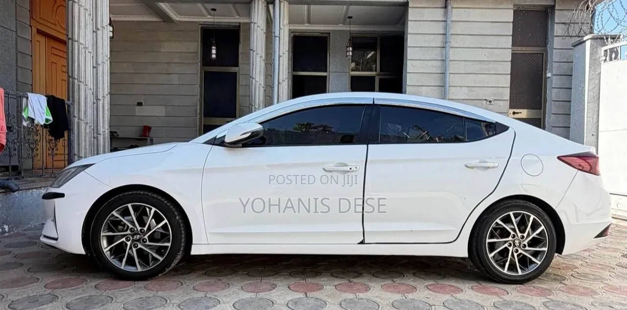 Hyundai Avante 2020 White