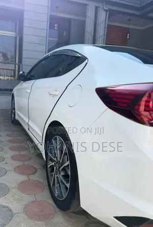 Hyundai Avante 2020 White
