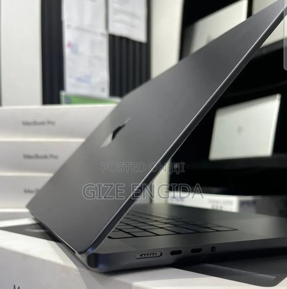 New Laptop Apple MacBook Pro 2024 M4 Max 48GB Apple M4 Max SSD 2T