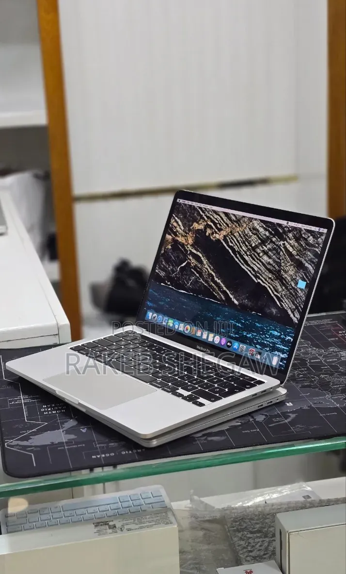 New Laptop Apple MacBook Pro 2020 32GB Intel Core i7 SSD 512GB