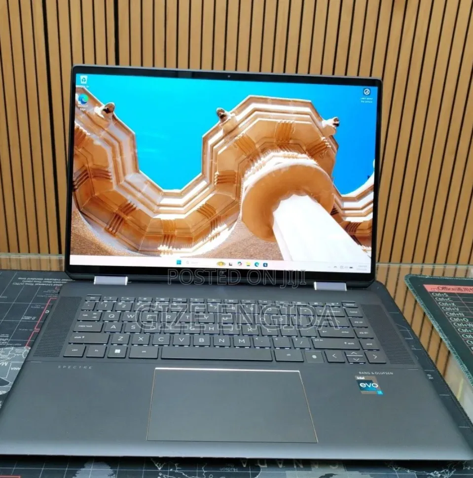 New Laptop HP Spectre 16GB Intel Core i7 SSD 512GB