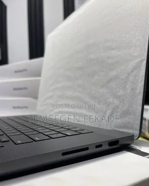New Laptop Apple MacBook Pro 2024 M4 Max 48GB Apple M4 Max SSD 2T