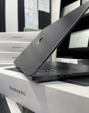 New Laptop Apple MacBook Pro 2024 M4 Max 48GB Apple M4 Max SSD 2T