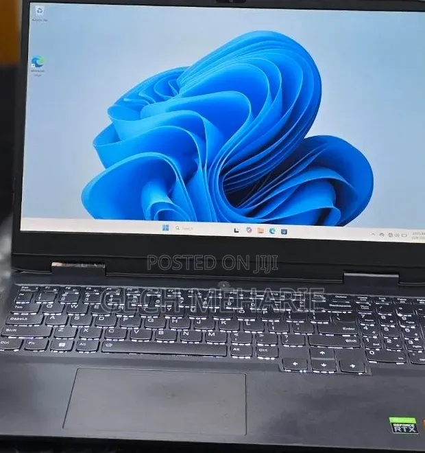 New Laptop Lenovo LOQ 15AHP10 16GB AMD Ryzen 7 SSD 512GB