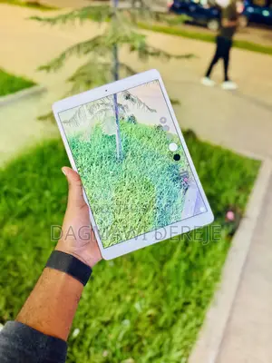 Apple iPad Air (2020) Wi-Fi 64 GB