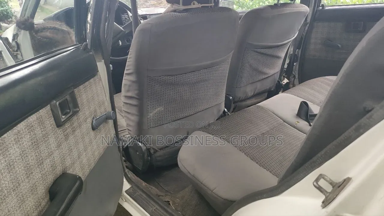 Toyota Corolla 1986 White