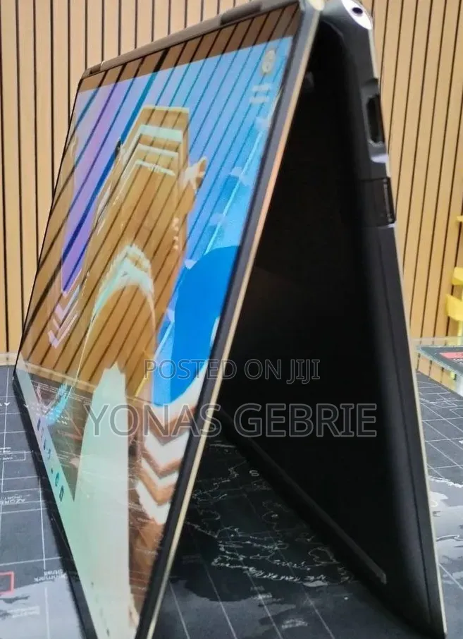 New Laptop HP Spectre 16GB Intel Core i7 SSD 512GB