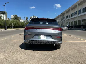 BYD E2 43 kWh 94 hp FWD 2025 Gray
