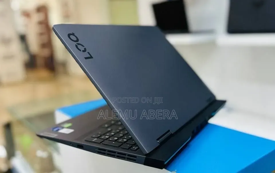 New Laptop Lenovo LOQ 15ARP9 16GB Intel Core i7 SSD 1T