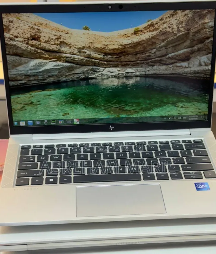 New Laptop HP EliteBook 830 G8 8GB Intel Core i7 SSD 512GB