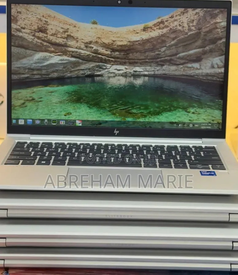 New Laptop HP EliteBook 830 G8 8GB Intel Core i7 SSD 512GB