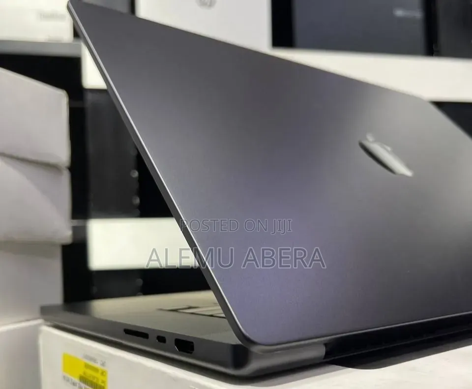 New Laptop Apple MacBook Pro 2024 M4 Max 48GB Apple M4 Max SSD 2T
