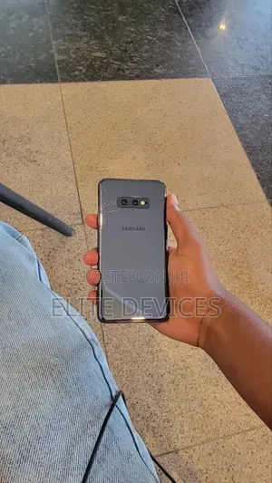 Samsung Galaxy S10e 128 GB Blue