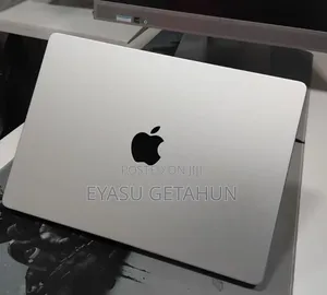 New Laptop Apple MacBook Pro 2024 M4 16GB Apple M4 Pro SSD 512GB