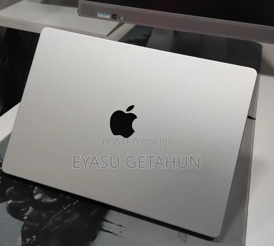 New Laptop Apple MacBook Pro 2024 M4 16GB Apple M4 Pro SSD 512GB