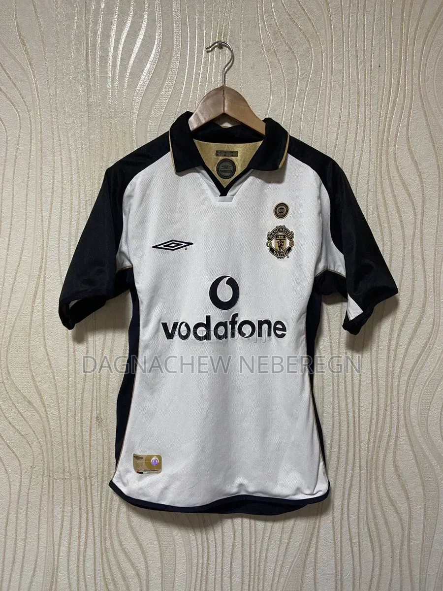 Manchester United Reversible Historic Jersey