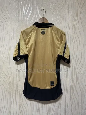 Manchester United Reversible Historic Jersey